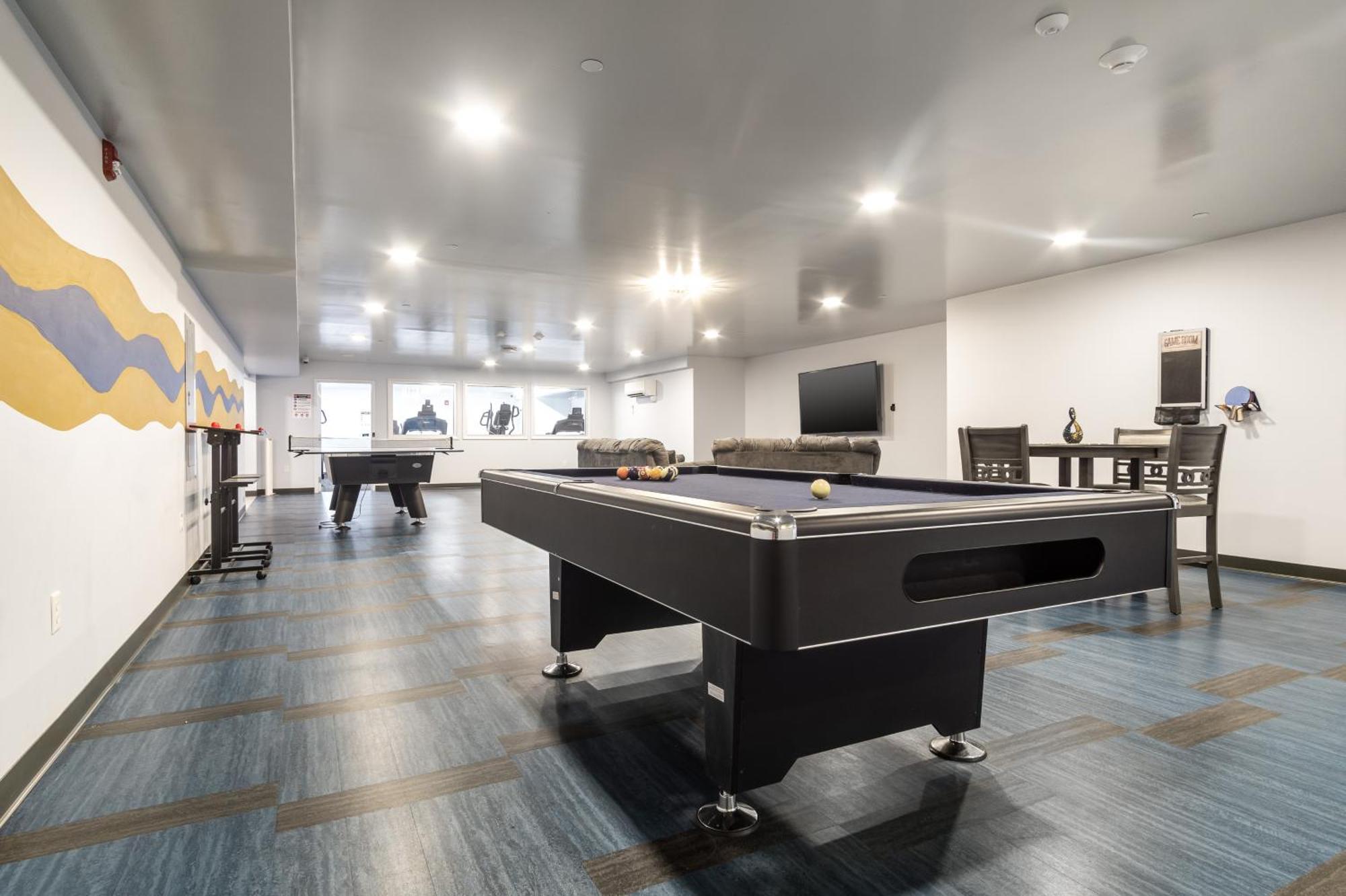 Grand Monarch! Best For Extended Stays! 존슨시티 외부 사진