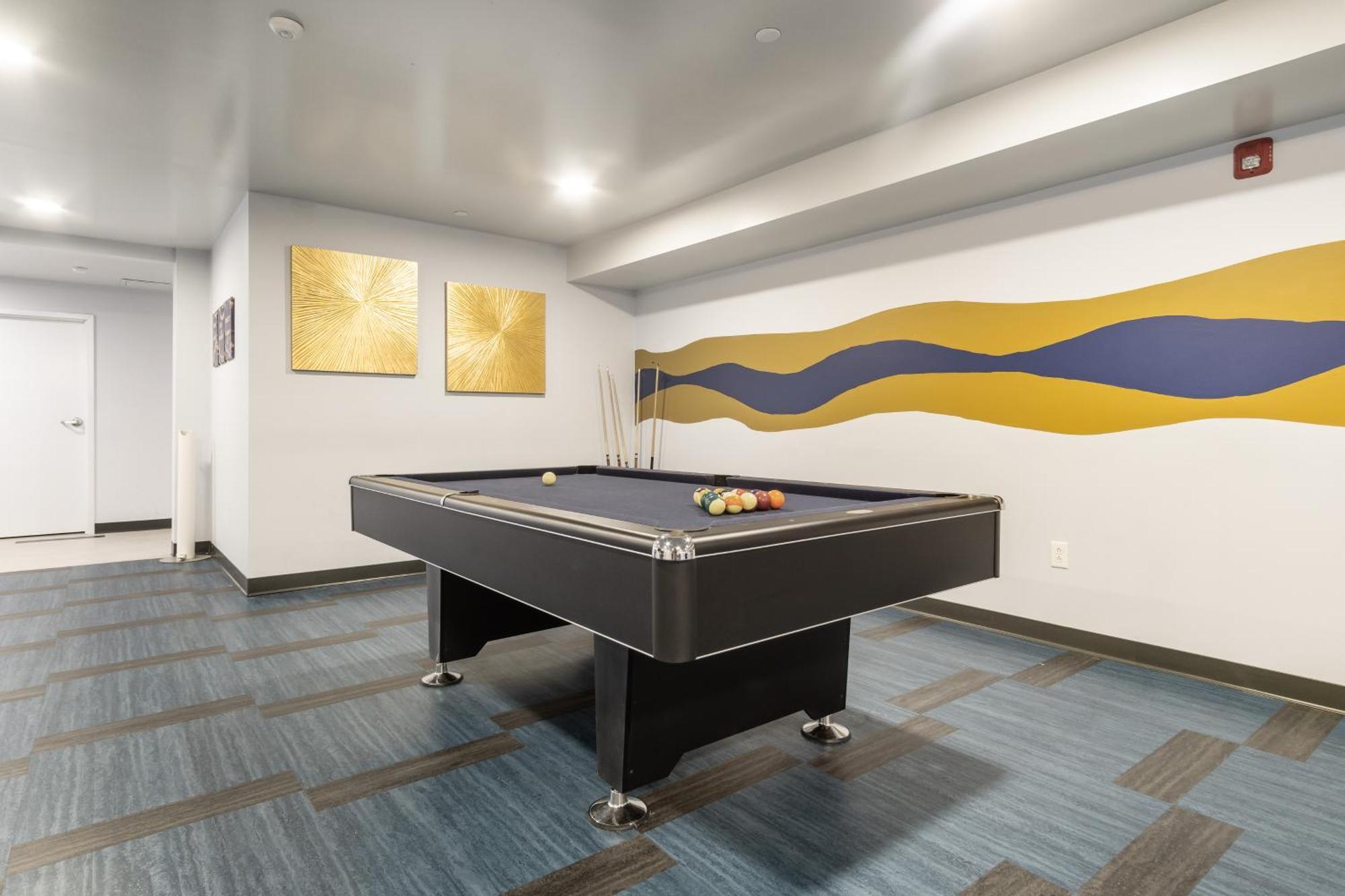 Grand Monarch! Best For Extended Stays! 존슨시티 외부 사진